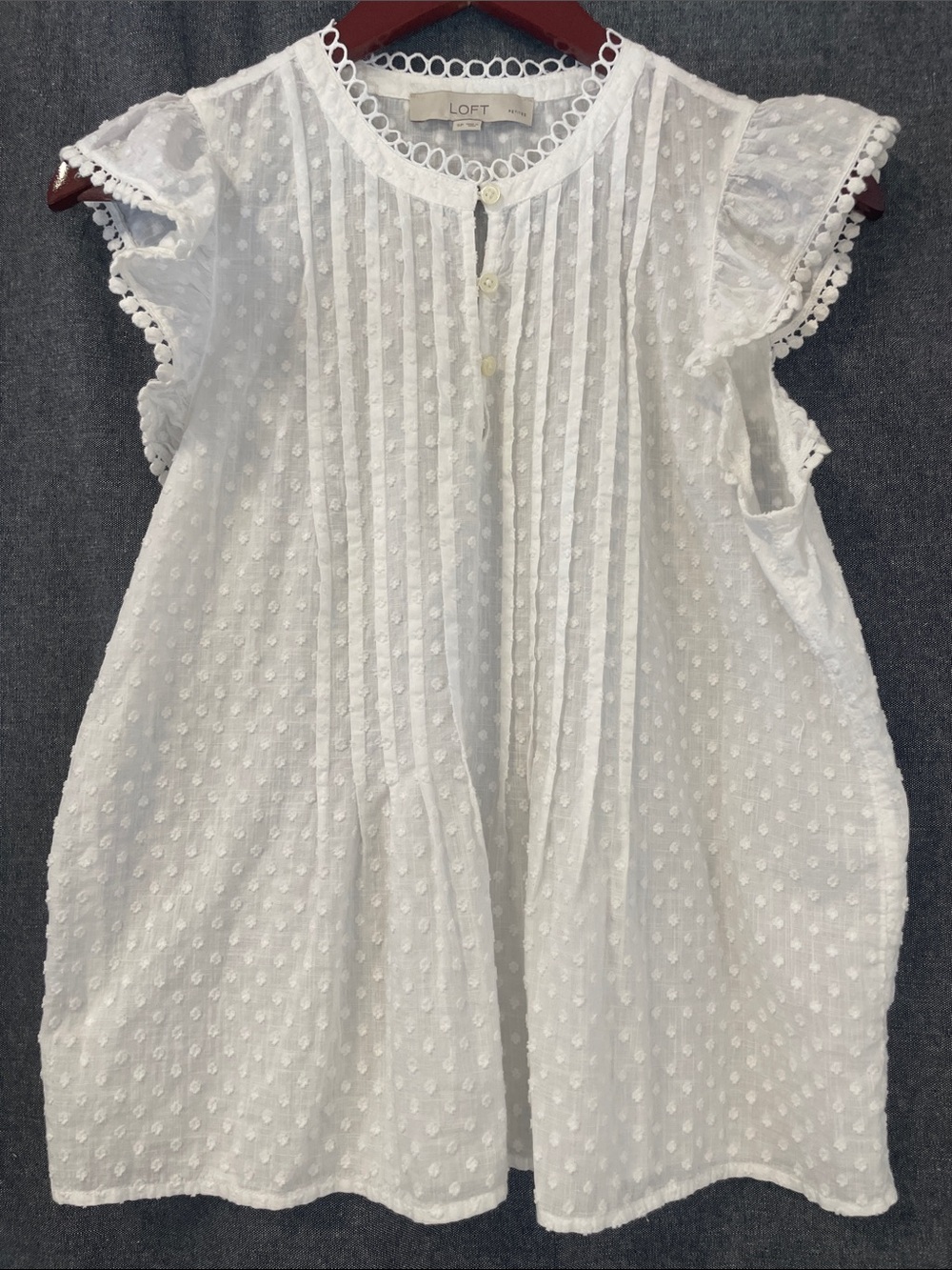 LOFT White Swiss Dot Pintuck Ruffle Blouse flutter ruffled sleeves cotton lace S